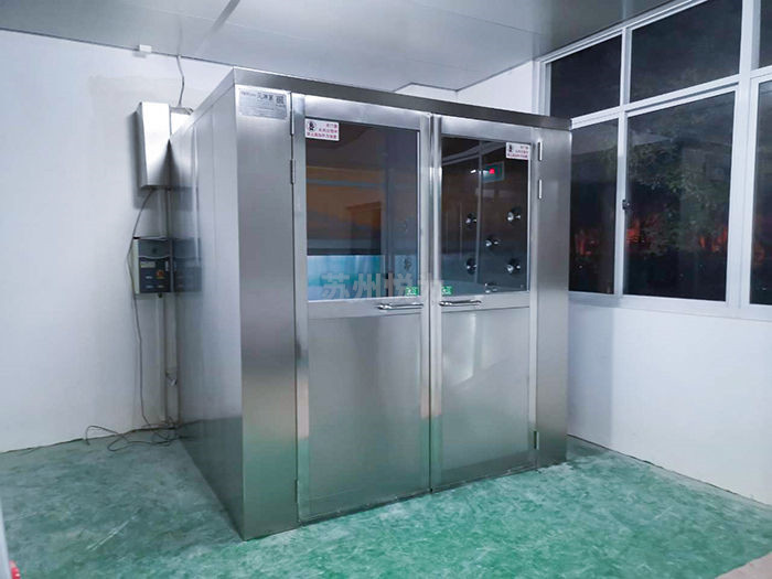 江蘇昆山某電子材料公司雙開(kāi)門(mén)貨淋室安裝現(xiàn)場(chǎng)